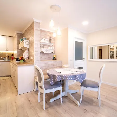 Julia Central * Warna