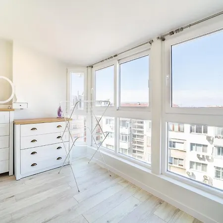 Julia Central * Warna