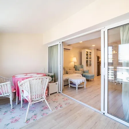 Julia Central * Warna