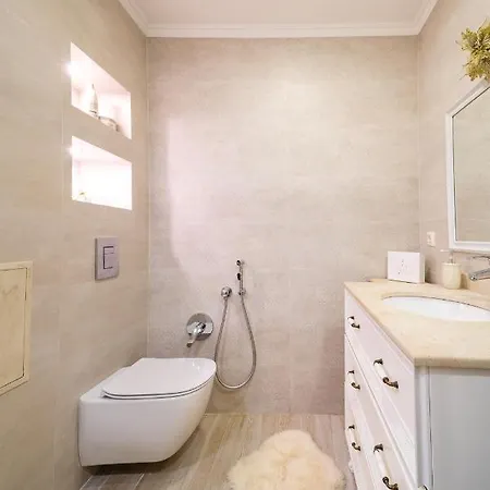 Apartment Julia Central Warna