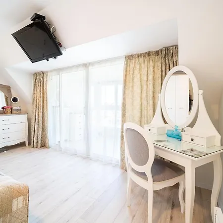 Julia Central Apartment