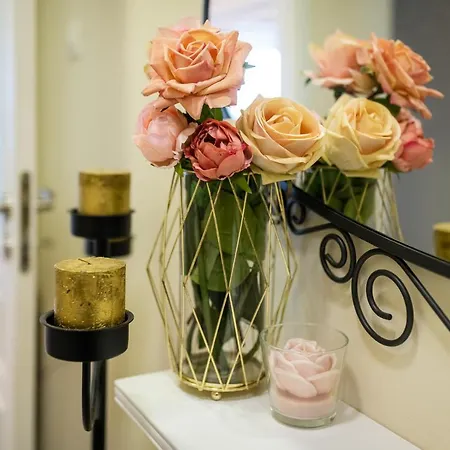 Julia Central Apartment *