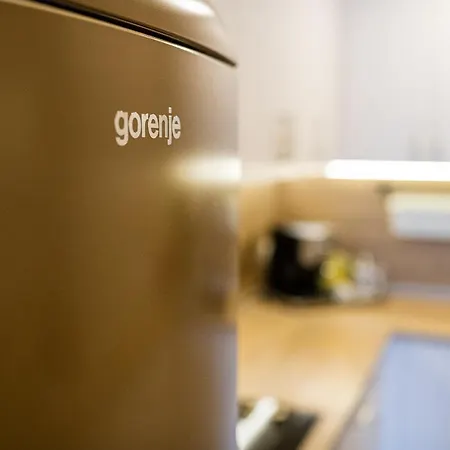 Julia Central * Warna